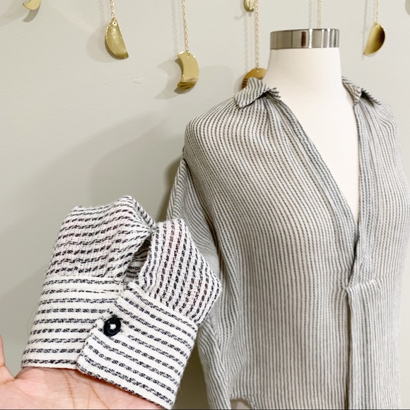 Free People High-Low Top. Striped White & Black. - Picture 5 of 8